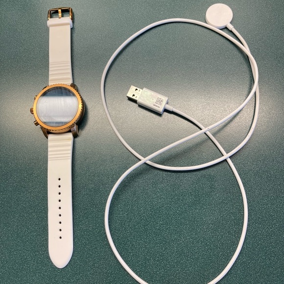 Fossil Q Explorist smartwatch - works with Google Wear app - Picture 1 of 2